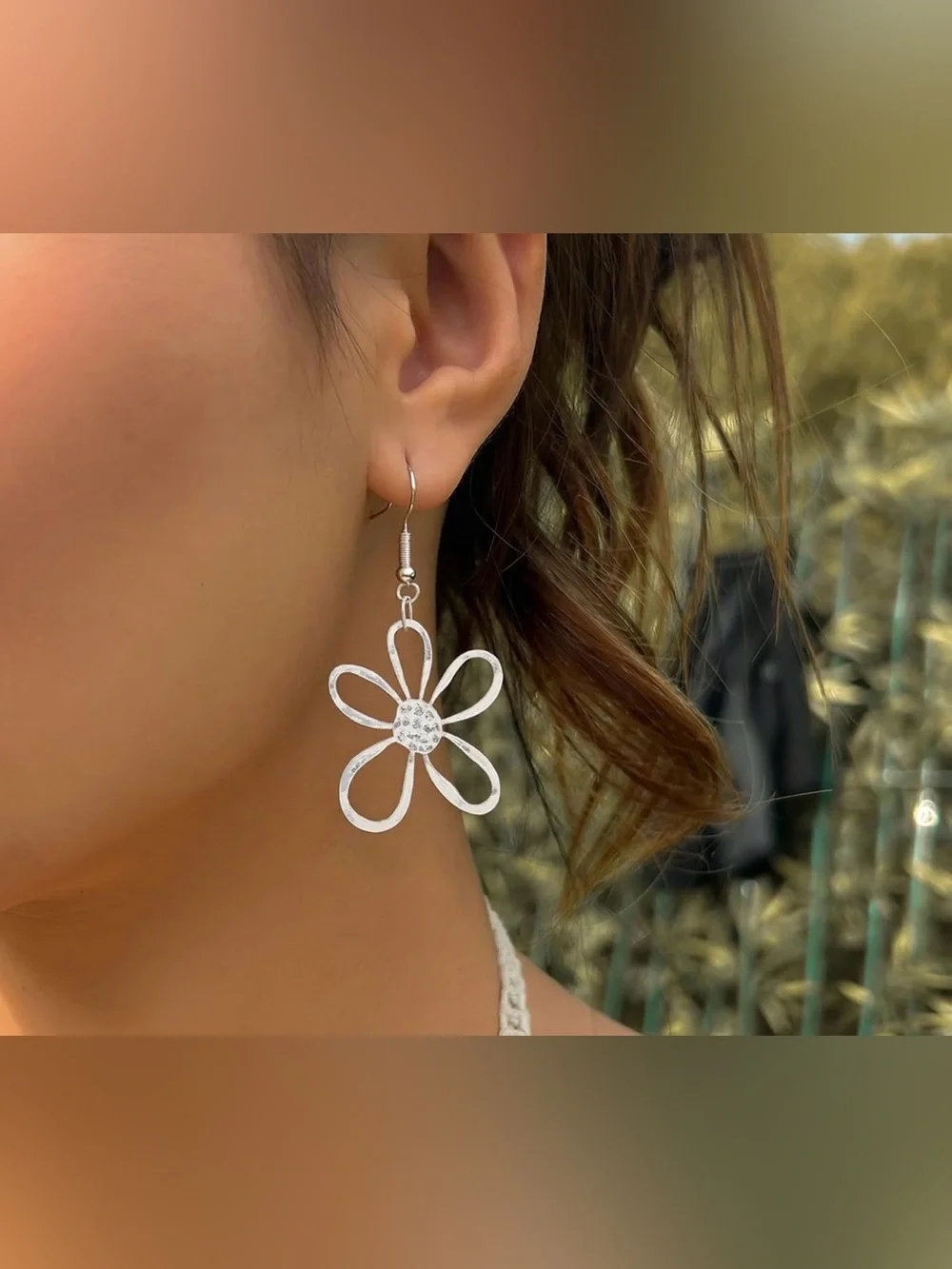 Boho Delicate Silver Daisy Pendant Necklace and Earring Set ~ New~